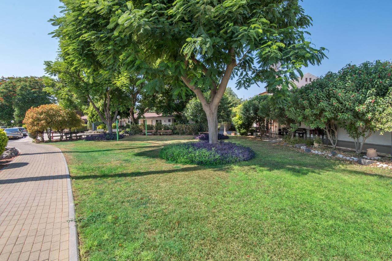 Degania Bet Kibbutz Country Lodging Кинерет Экстерьер фото