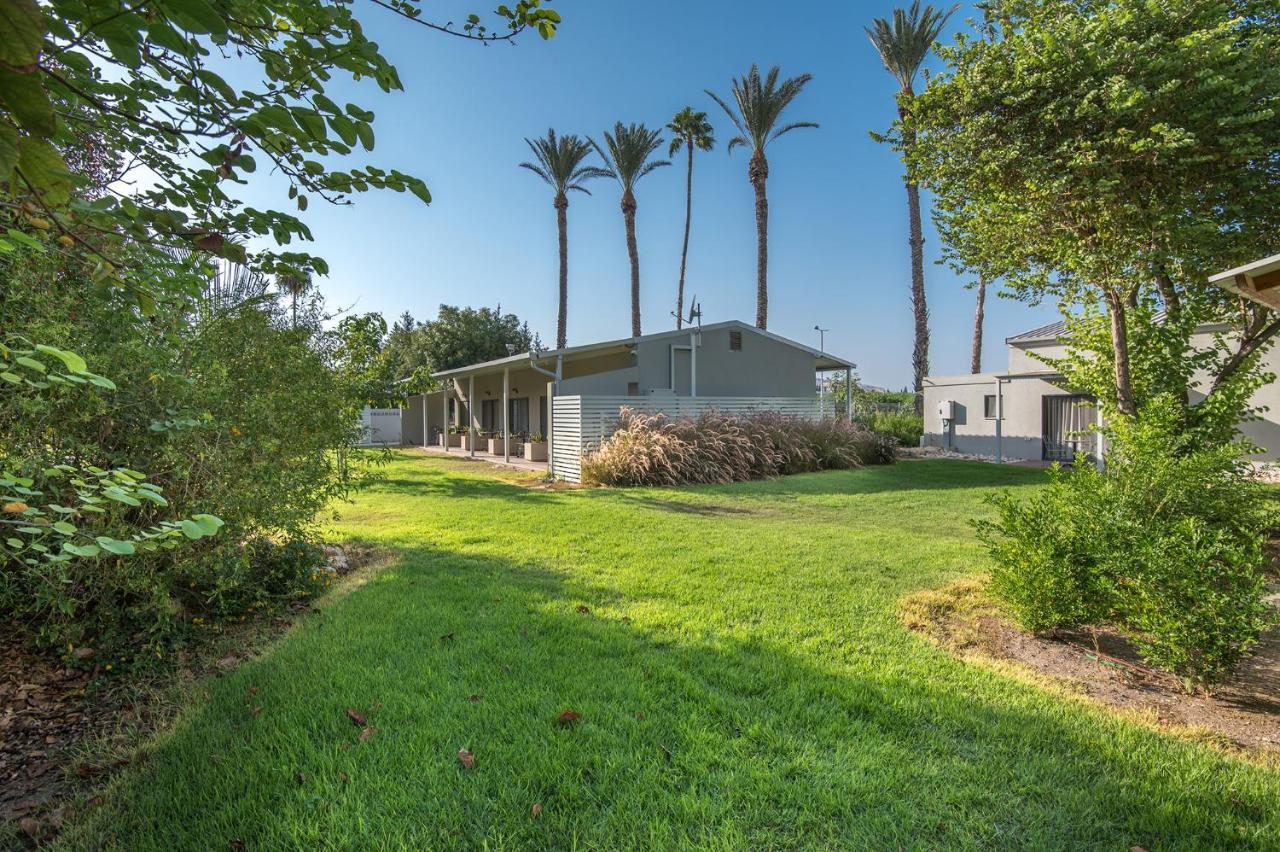 Degania Bet Kibbutz Country Lodging Кинерет Экстерьер фото