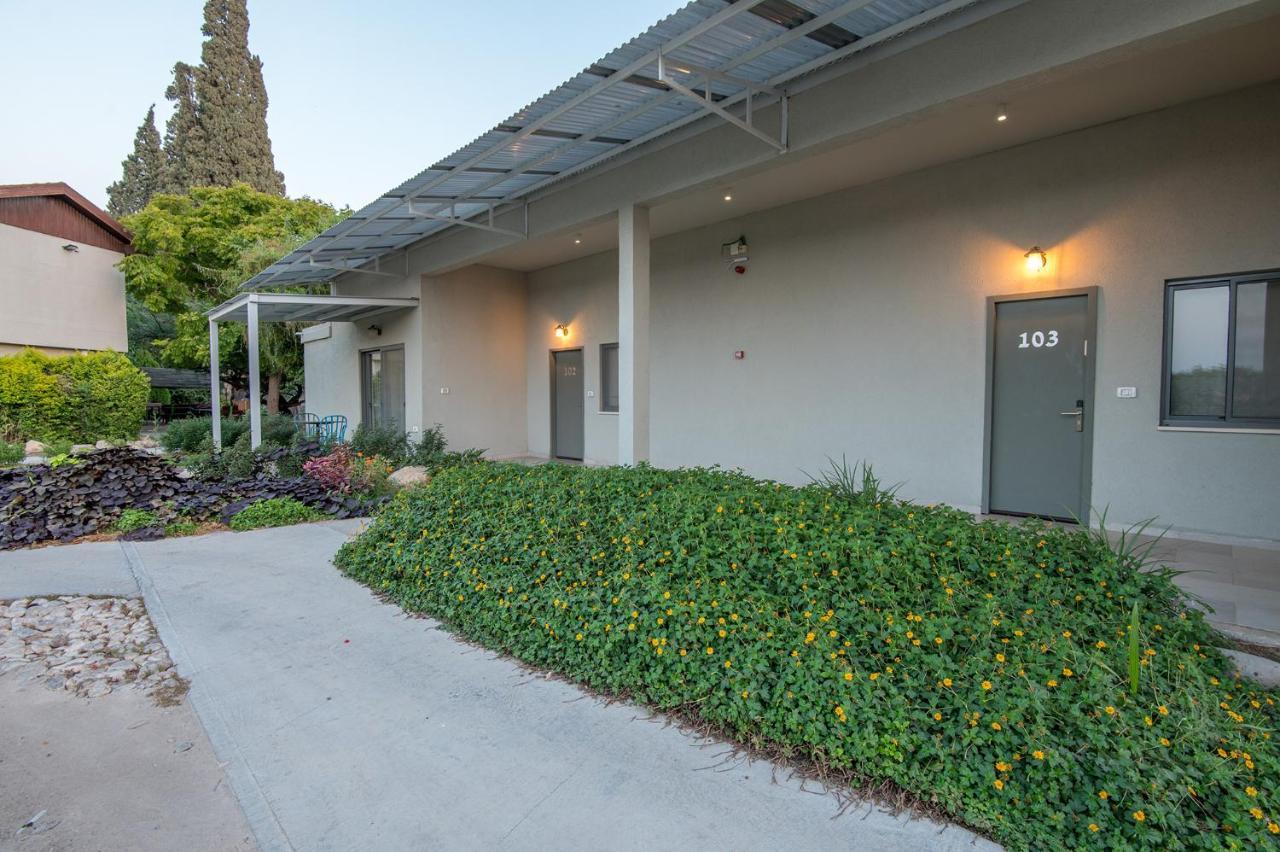 Degania Bet Kibbutz Country Lodging Кинерет Экстерьер фото