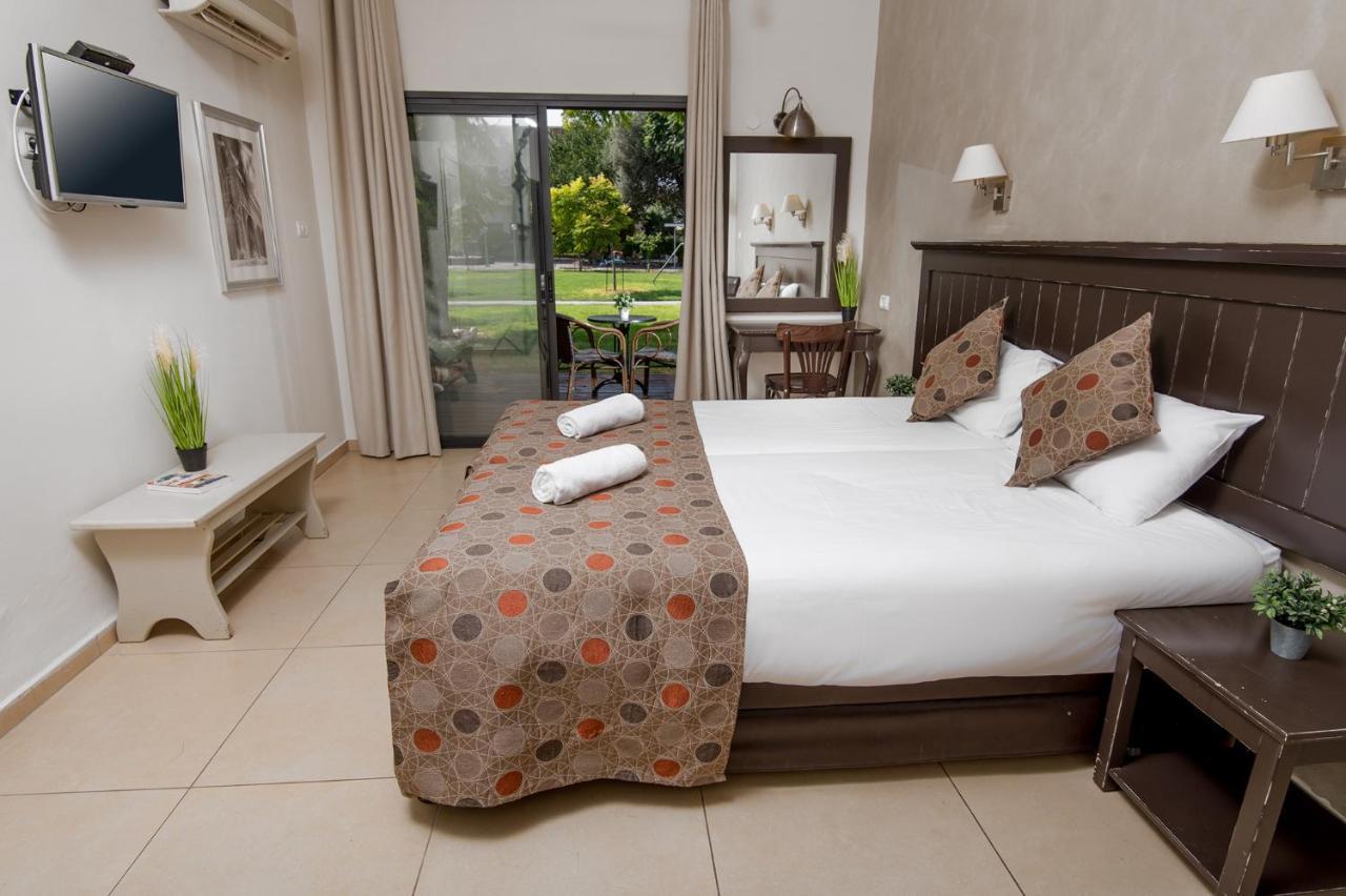 Degania Bet Kibbutz Country Lodging Кинерет Экстерьер фото
